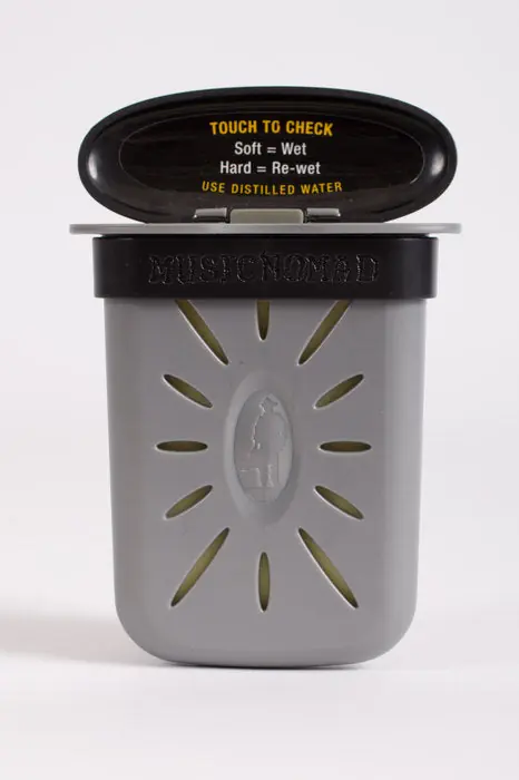 Hot Picks MusicNomad - The Humitar - Instrument Case Humidifier- MN303