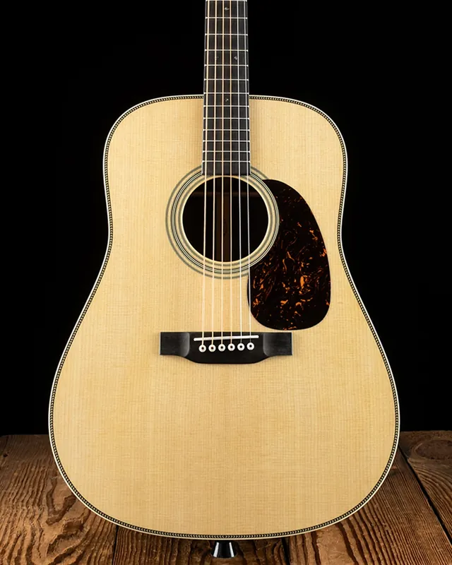 Martin HD-28 (2025) - Natural Special Offer