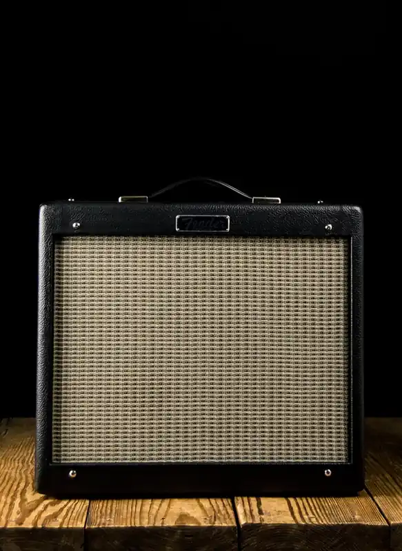 Fender Blues Junior IV - 15 Watt 1x12" Guitar Combo - Black Best Choice