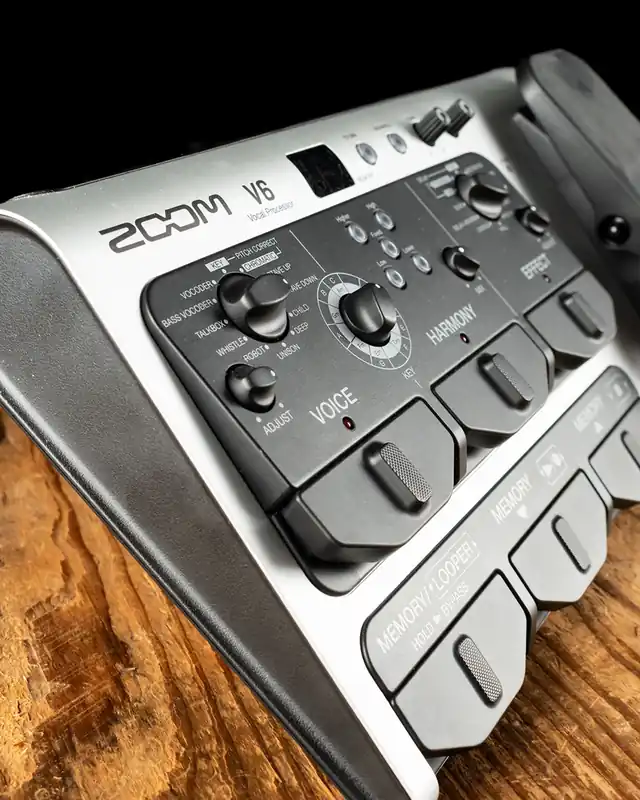 Zoom V6-SP Vocal Effects Processor Pedal Reduced Price