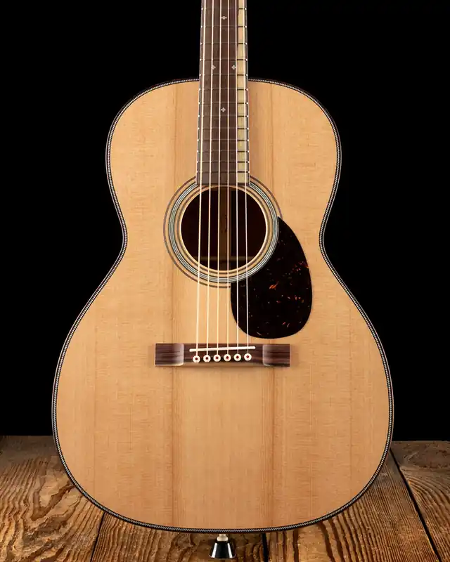 Trending Martin Custom Shop 000 12-Fret Western Red Cedar/African Paduak