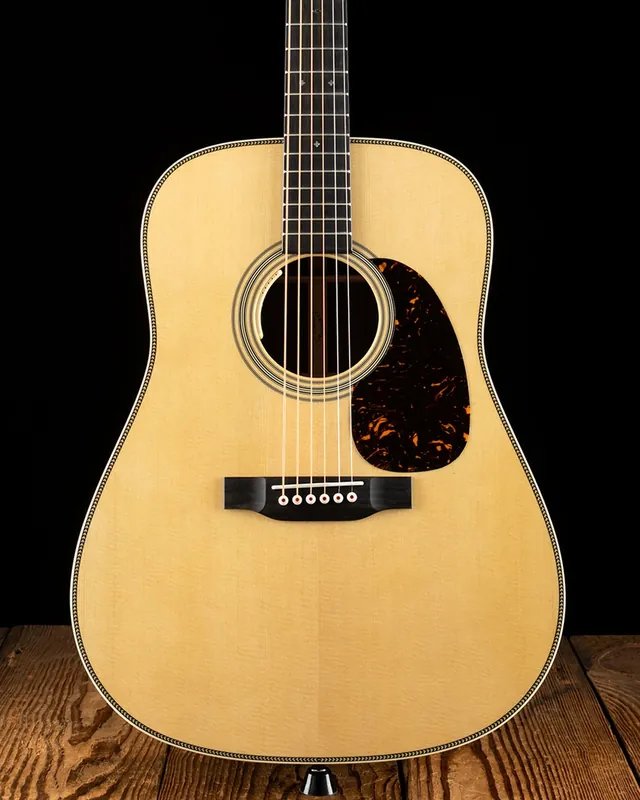 Fresh Stock Martin HD-28E LR Baggs (2025) - Natural