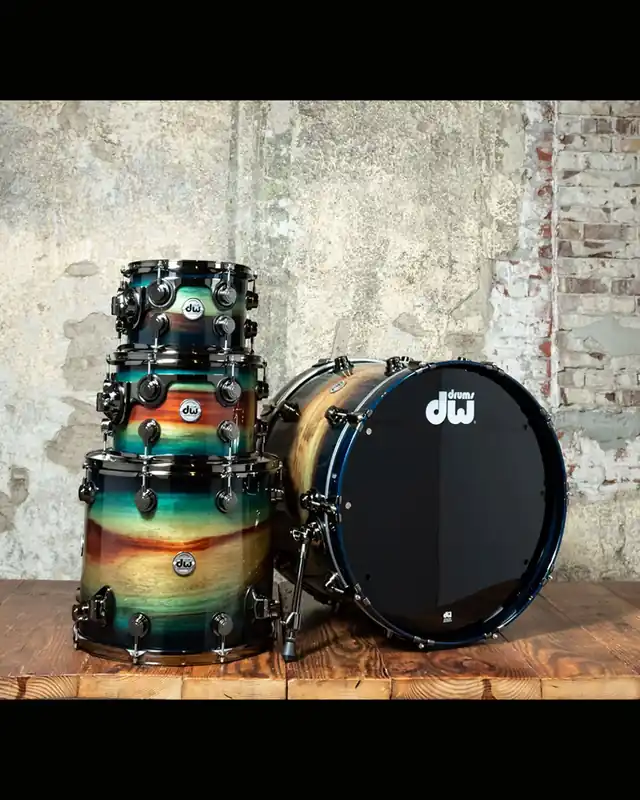Fast Shipping DW Collector's Series VLT 333 4-Piece Drum Set - Quick Royal Blue Burst