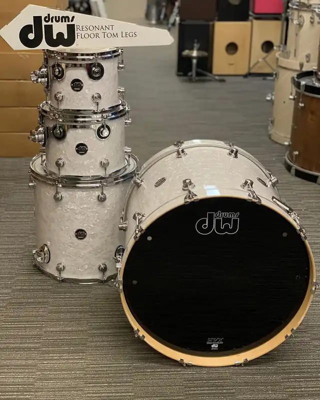 Seasonal Sale DW drums - Performance Series 4-piece Shell Kit 10/12/16/22 White Marine