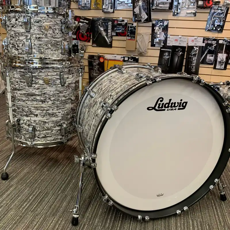 Must Have Ludwig - Classic Maple 3-Piece Shell Kit Limited Edition White Abalone L84233AXWAWC