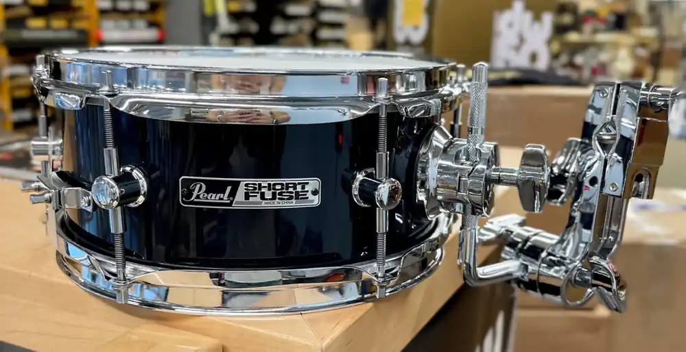 Pearl - Short Fuse Snare with Mount and Clamp 4.5x10 Black SFS10C31 Price Drop