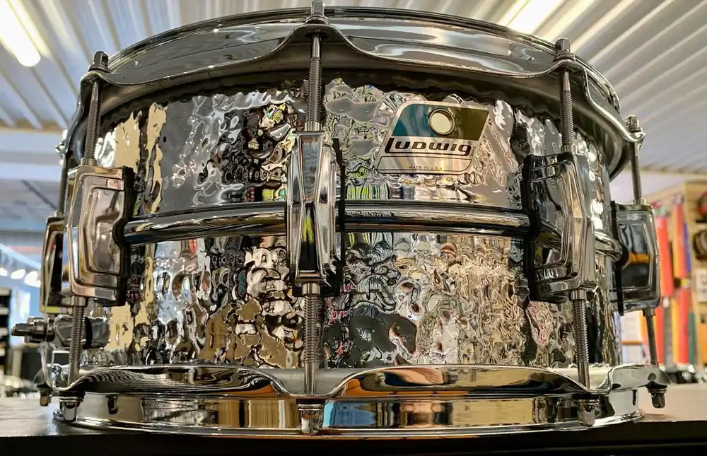 Exclusive Ludwig - Supraphonic Snare 6.5x14 Hammered Shell with Imperial Lugs LM402K **B-Stock**