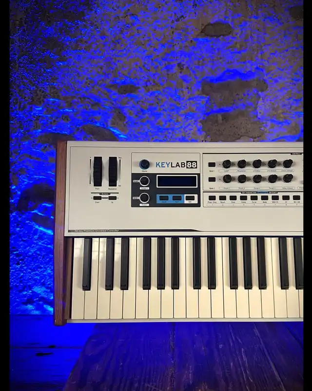 Arturia KeyLab 88 - 88-Key MIDI Keyboard Controller -White *USED* Price Drop