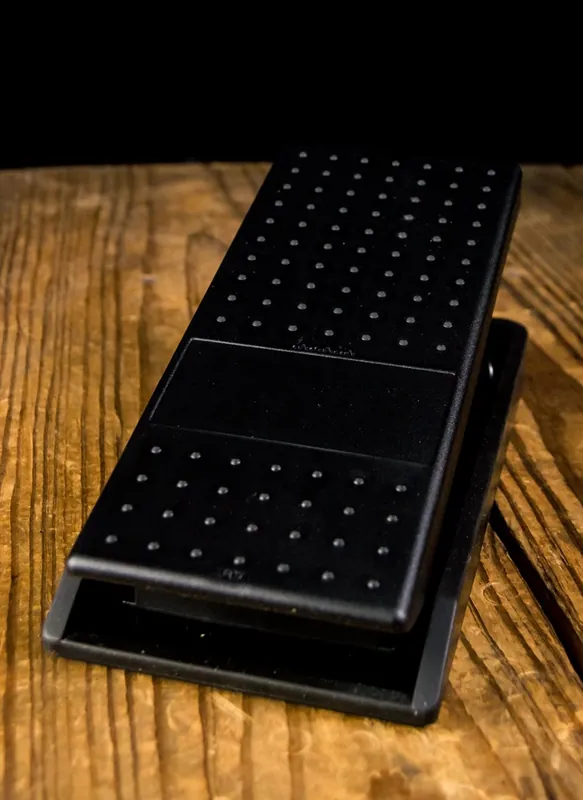 Yamaha FC7 Foot Switch Volume Pedal Viral