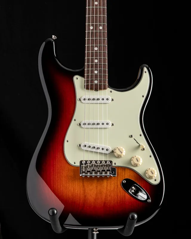 One Day Deal Used Fender American Original 60s Stratocaster 3-Color Sunburst