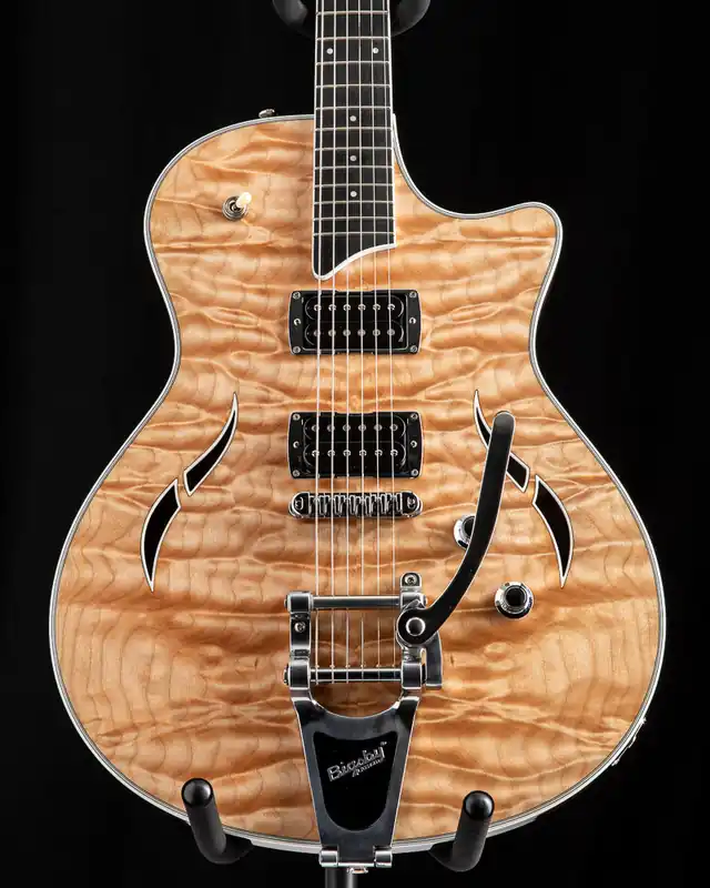 Used Taylor T3B Quilted Maple Natural Must Have