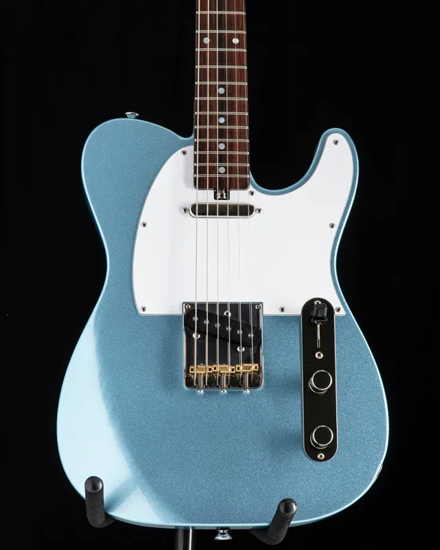 Cheap Used Larrivée Baker T Classic Ice Blue Metallic