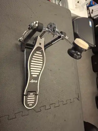 Used Ludwig SINGLE CHAIN KICK PEDAL Kick Drum Pedal Clearance