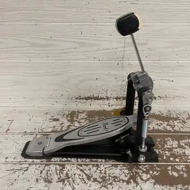 Used Pearl P-900 KICK PEDAL Kick Drum Pedal Crafted