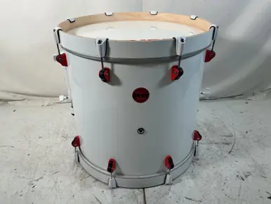 New Release Used DW HYBRID 20X18 WHITE W/RED Kick Drum White 20" Kick Drum
