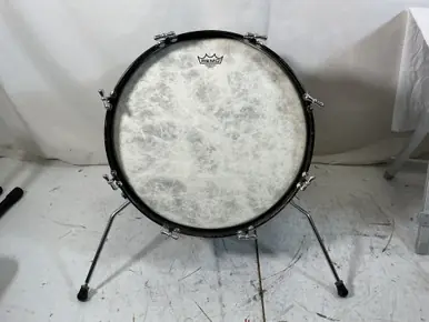 Holiday Sale Used Rogers HOLIDAY 20 INCH BASS DRUM CLEVELAND Vintage Kick Drum Silver/Gray 20" Kick Drum