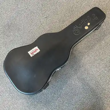 Used MARTIN 00 THERMOPLASTIC ACOUSTIC GUITAR CASE Price Cut