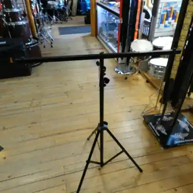 Authentic Used LIGHTING STAND WITH LIGHT BAR Accessories - Pro Sound