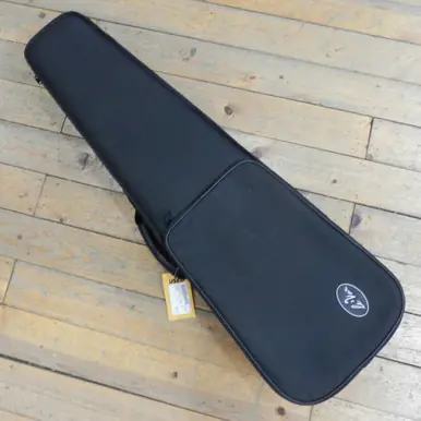 Used *Other Brand LE VAR VIOLIN CASE 4/4 Accessories - Band Instruments Save Now