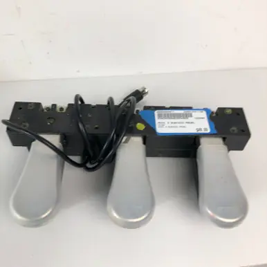 Used MIDI 3 SUSTAIN PEDAL Accessories - Keyboards/Midi Free Delivery