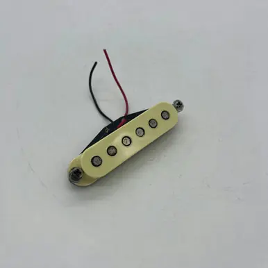 Limited Time Used Fender USA STRAT PICKUP MIDDLE Accessories - Guitars