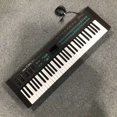 Used YAMAHA DX21 61-Key Synthesizer Buy Today