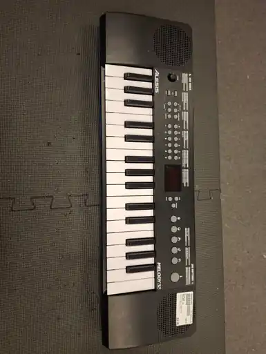 Used Alesis MELODY 32 Keyboard Compact Budget