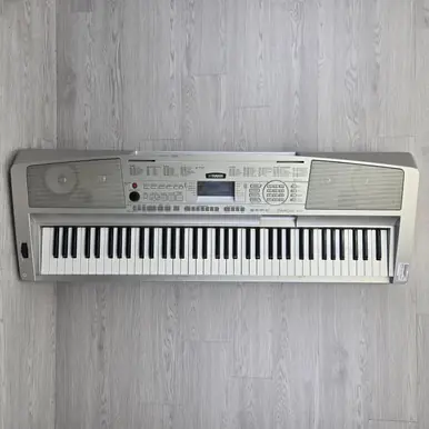 Used Yamaha DGX-300 76-KEY KEYBOARD W/AC 76-Key Keyboard 76-key Popular