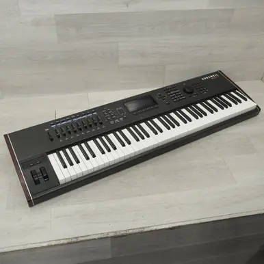 Hot Picks Used Kurzweil PC3K7 76-key Keyboard