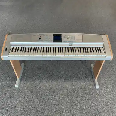 Last Chance Used YAMAHA DGX-505 Digital Piano