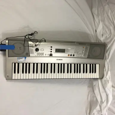 Free Delivery Used Yamaha PSR-E313 61-Key Keyboard 61-Key