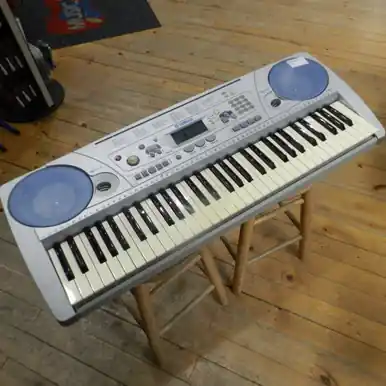 Original Used Yamaha PSR-275 61-Key Keyboard 61-Key