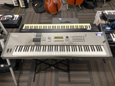 Used Yamaha MOTIF8 KEYBOARD 88-Key Keyboard 88-key Budget