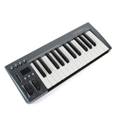 Get Yours Used MAESTROKEY 25 25-Key Controller 25-Key