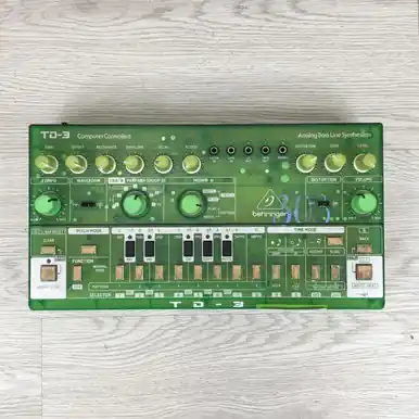 Used Behringer TD-3 BASS SYNTH Compact Synthesizer Compact Last Chance