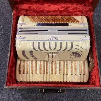 Final Sale Used LIRA ACCORDION Accordion
