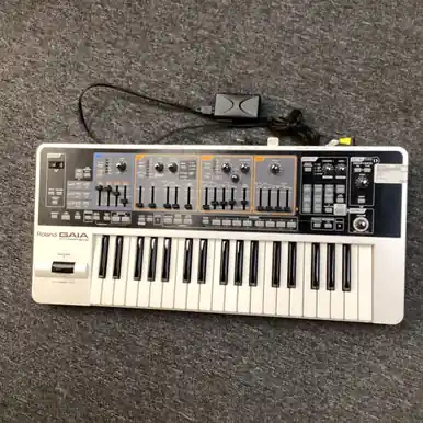 Markdown Used Roland SH-01 49-Key Synthesizer 49-Key