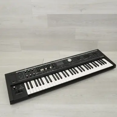 Used Roland VR-09 61-Key Synthesizer 61-Key Factory Price