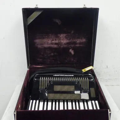 Free Shipping Used CORDOVOX ACCORDION WITH CASE Accordion