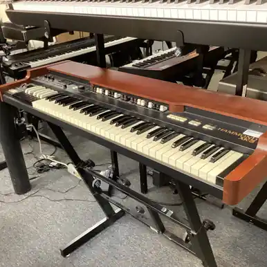 Latest Used Hammond XK-3 76-Key Synthesizer 76-key