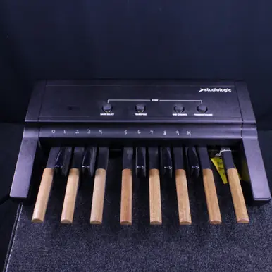 Used Studiologic MP-113 MIDI FOOT PEDAL CONTROLLER 25-Key Controller 25-Key Reduced Price