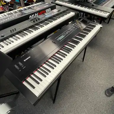 Used Yamaha S08 W/AC 88-Key Keyboard 88-key Crafted