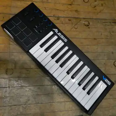 Used Alesis 21BA1709161501098 25-Key Controller 25-Key Genuine