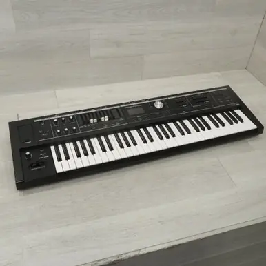 Used Roland VR-09 61-Key Synthesizer 61-Key Clearance