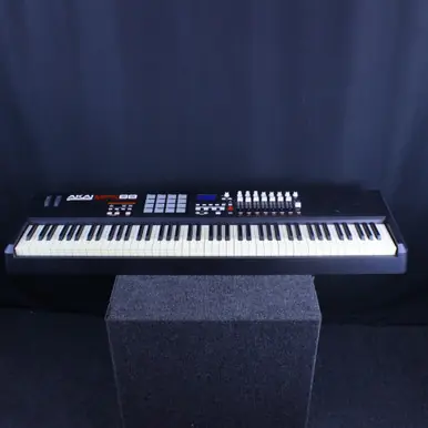 Used Akai MPK 88 MIDI CONTROLLER W/BAG 88-Key Controller 88-key Get Yours