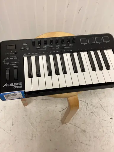 Used Alesis QX25 25-Key Keyboard 25-Key Don’t Miss Out