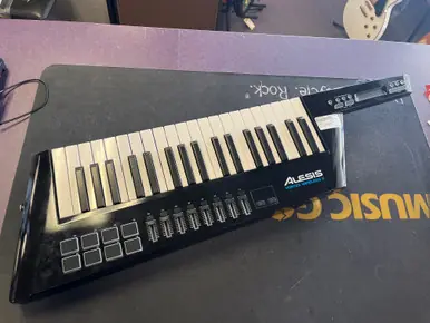 Special Discount Used Alesis VORTEX WIRELESS 2 KEYTAR Compact Synthesizer Compact