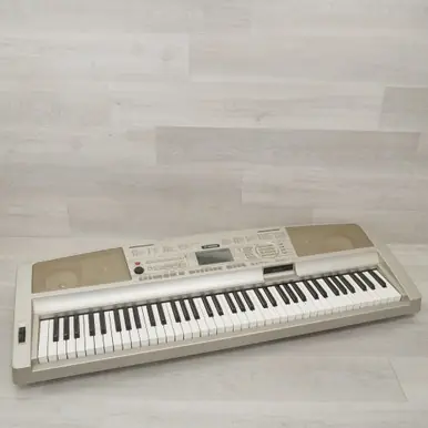 Trending Used Yamaha DGX-300 76-key Keyboard
