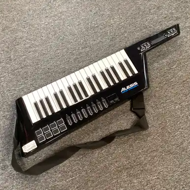 Editor’s Pick Used Alesis VORTEX 2 WIRELESS KEYTAR 49-Key Controller 49-Key