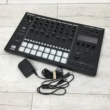 Special Offer Used Roland MC-707 GROOVEBOX Compact Synthesizer Compact